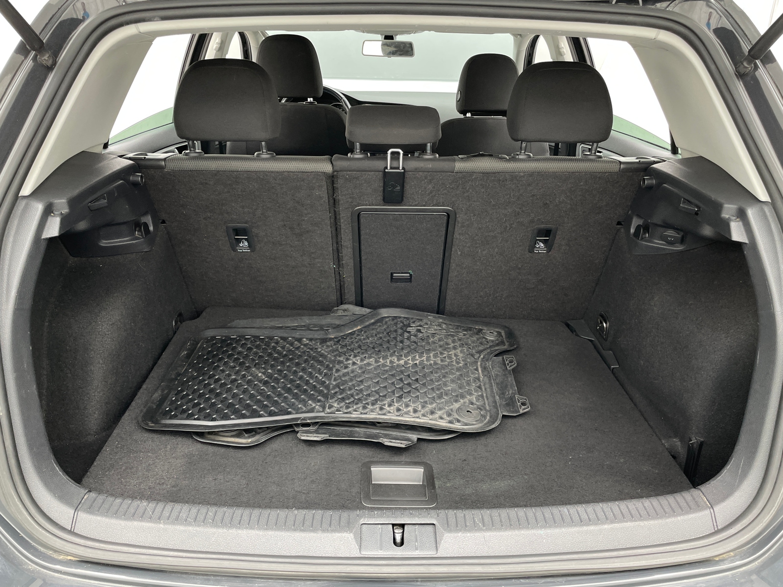 Thumbnail: 2019 Volkswagen e-Golf - 7