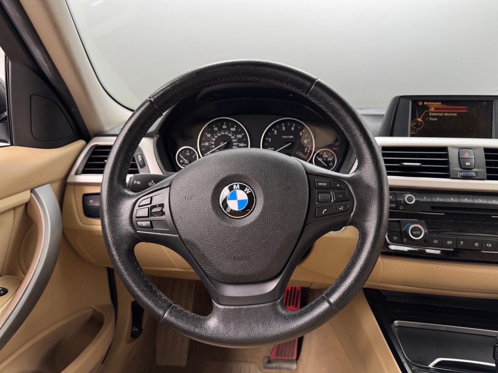 Thumbnail: 2016 BMW 3 Series - 4