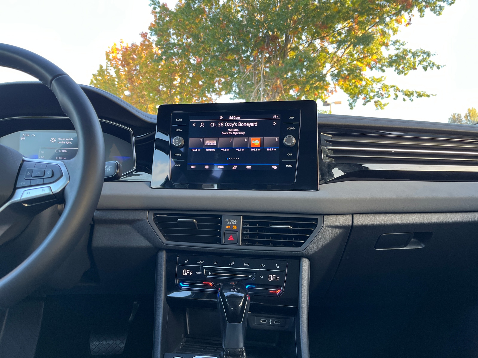 Thumbnail: 2025 Volkswagen Jetta - 4