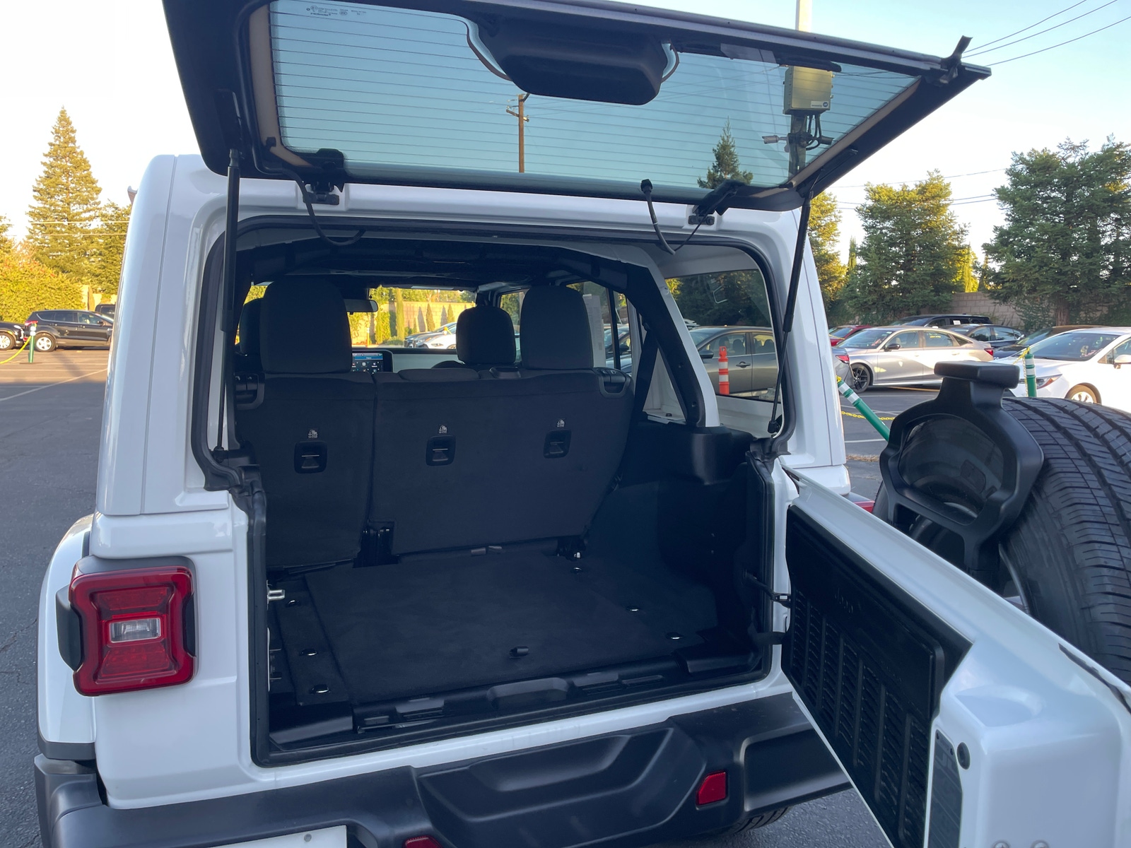 Thumbnail: 2025 Jeep Wrangler - 6