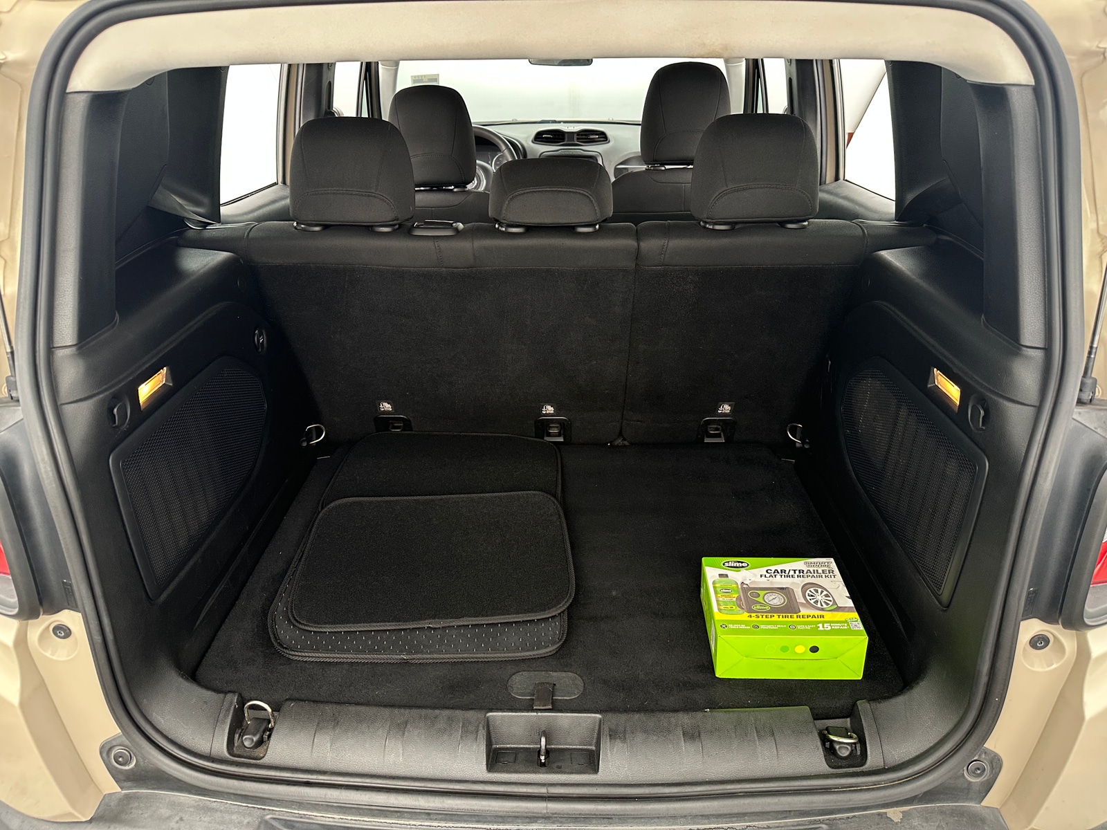 Thumbnail: 2015 Jeep Renegade - 6