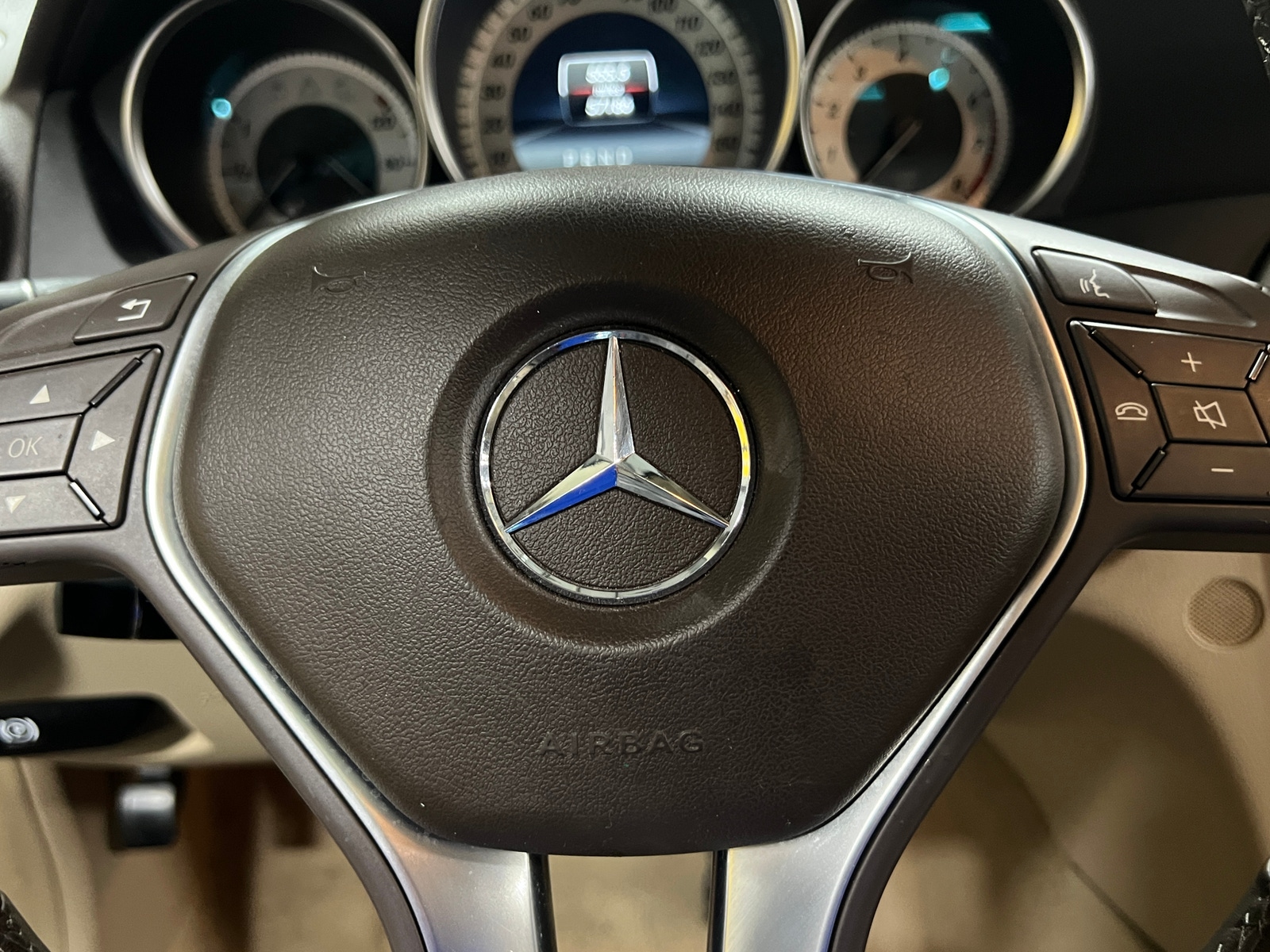 Thumbnail: 2015 Mercedes-Benz C-Class - 3