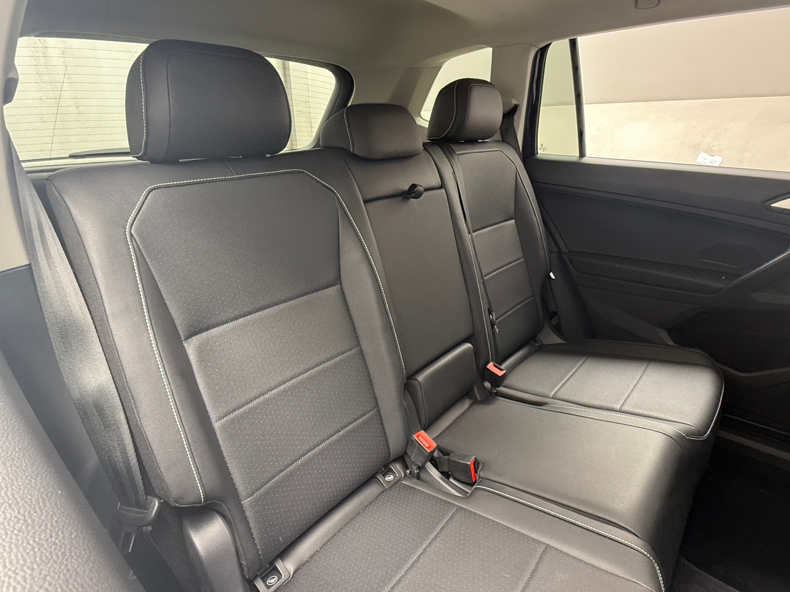 Thumbnail: 2021 Volkswagen Tiguan - 6