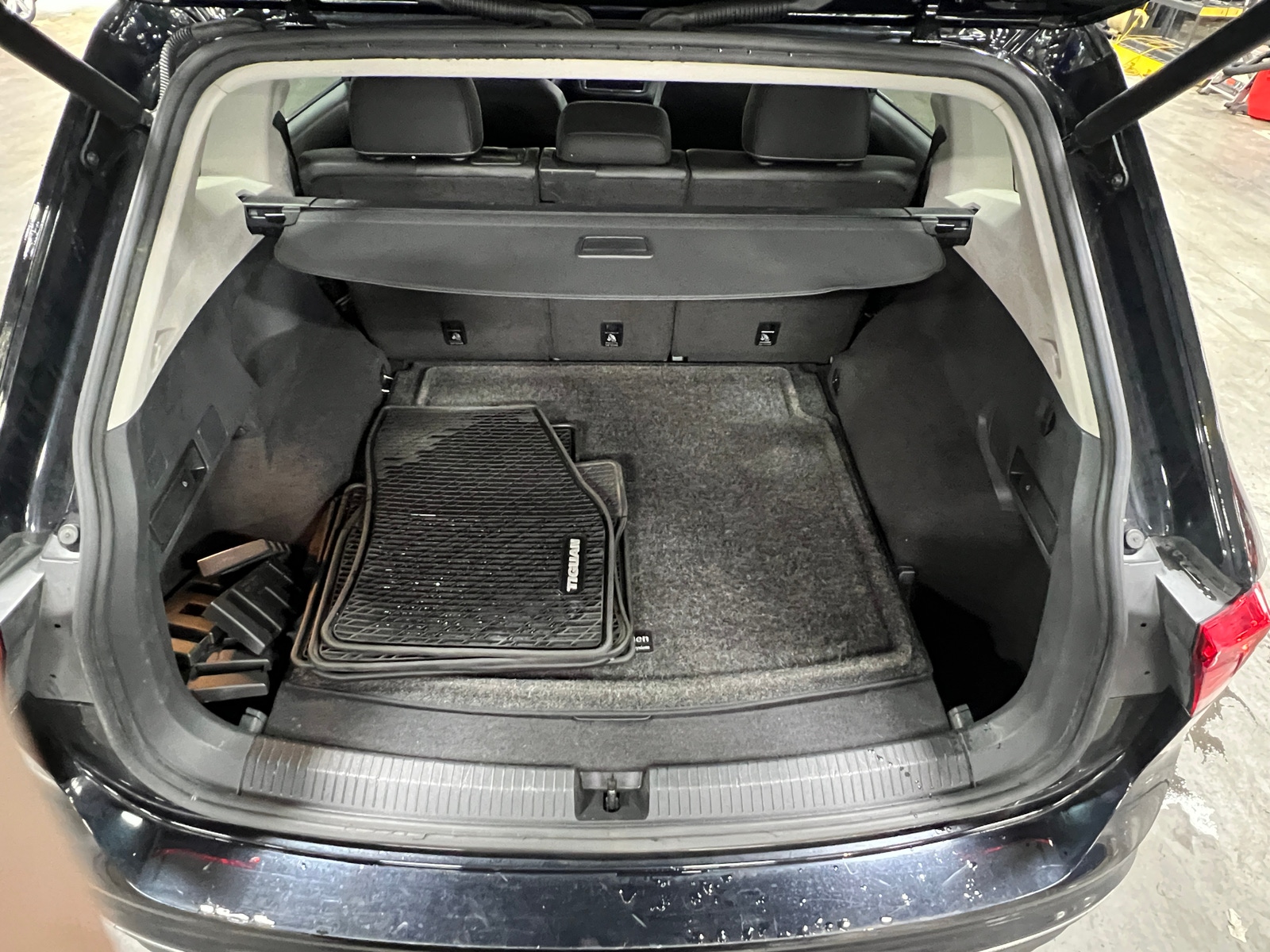 Thumbnail: 2021 Volkswagen Tiguan - 7