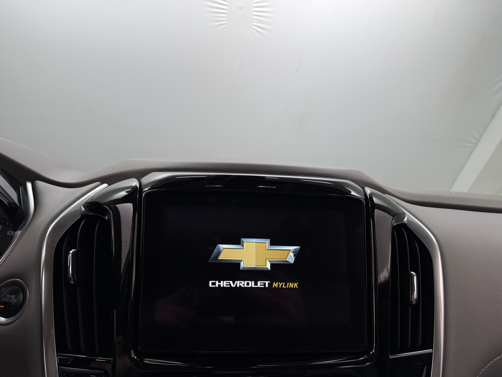 Thumbnail: 2018 Chevrolet Traverse - 3