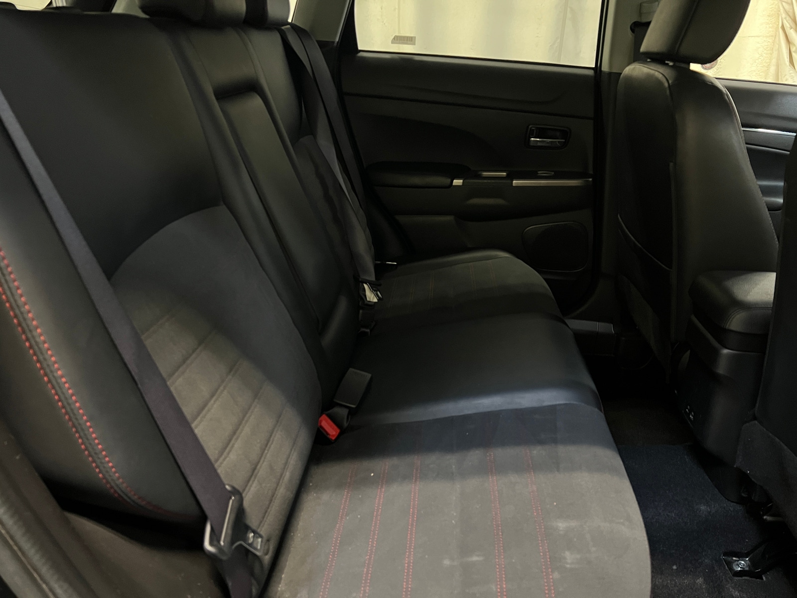 Thumbnail: 2024 Mitsubishi Outlander Sport - 6
