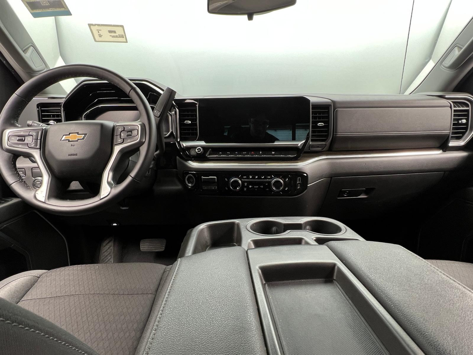 Thumbnail: 2022 Chevrolet Silverado 1500 - 3