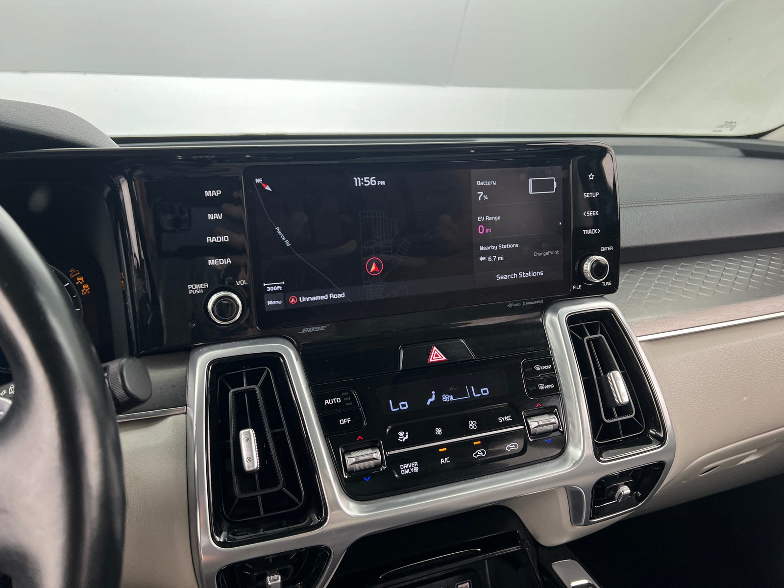 Thumbnail: 2022 Kia Sorento - 3