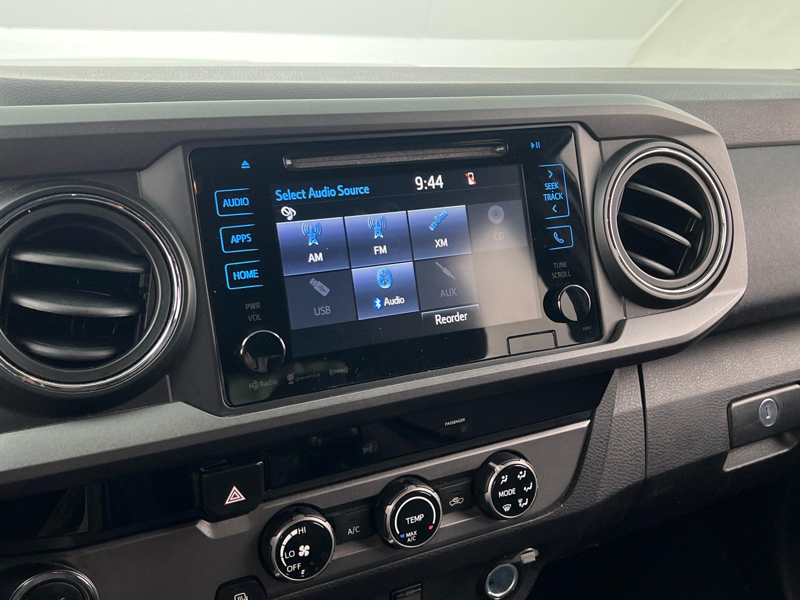 Thumbnail: 2016 Toyota Tacoma - 4