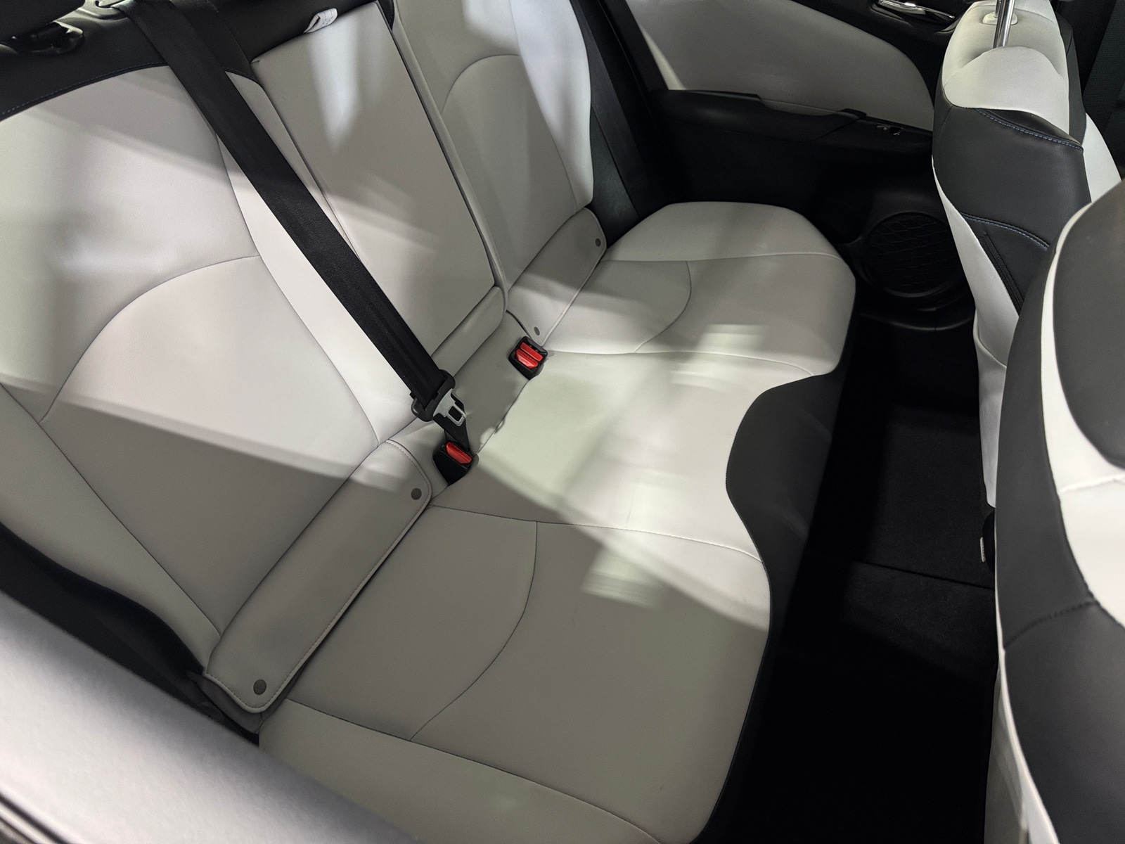Thumbnail: 2016 Toyota Prius - 6