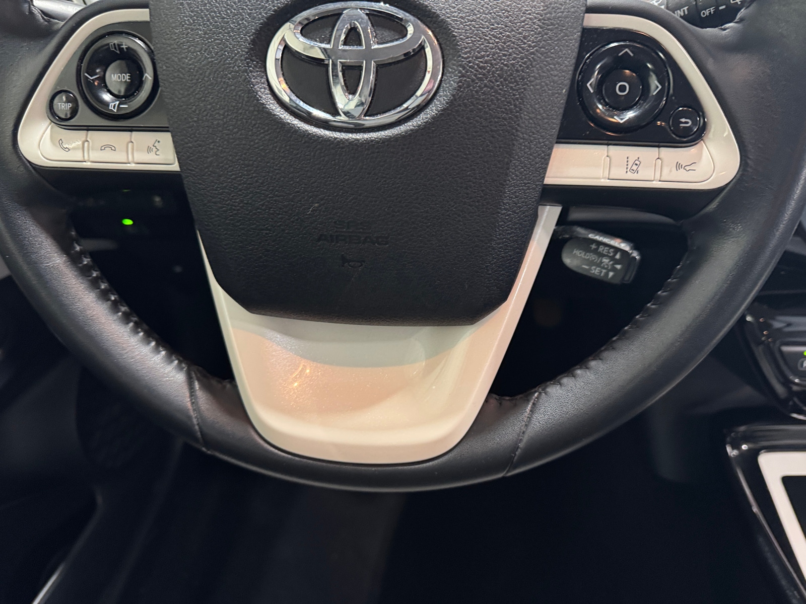 Thumbnail: 2016 Toyota Prius - 5