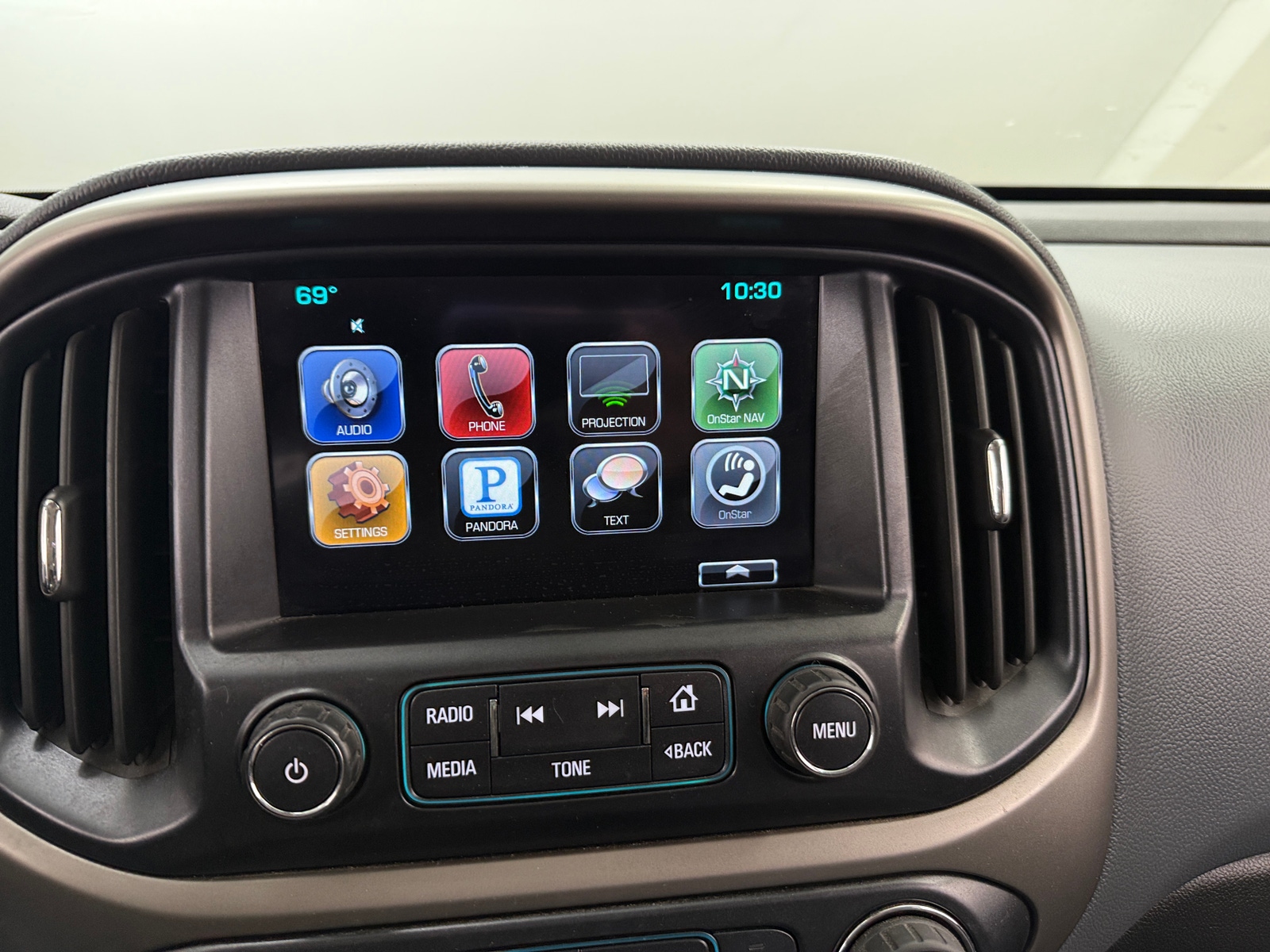 Thumbnail: 2016 Chevrolet Colorado - 3