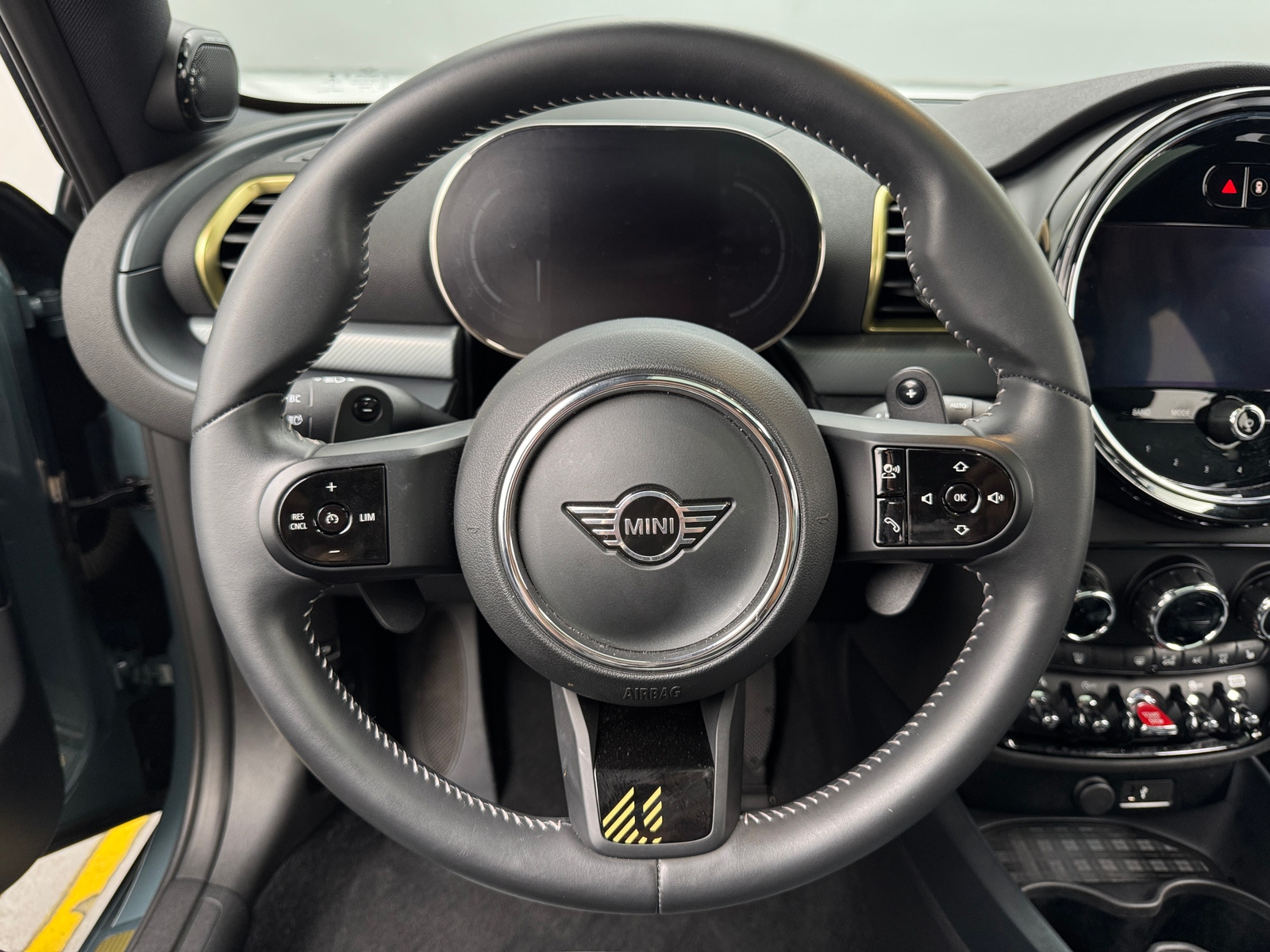 Thumbnail: 2023 MINI Cooper Clubman - 4