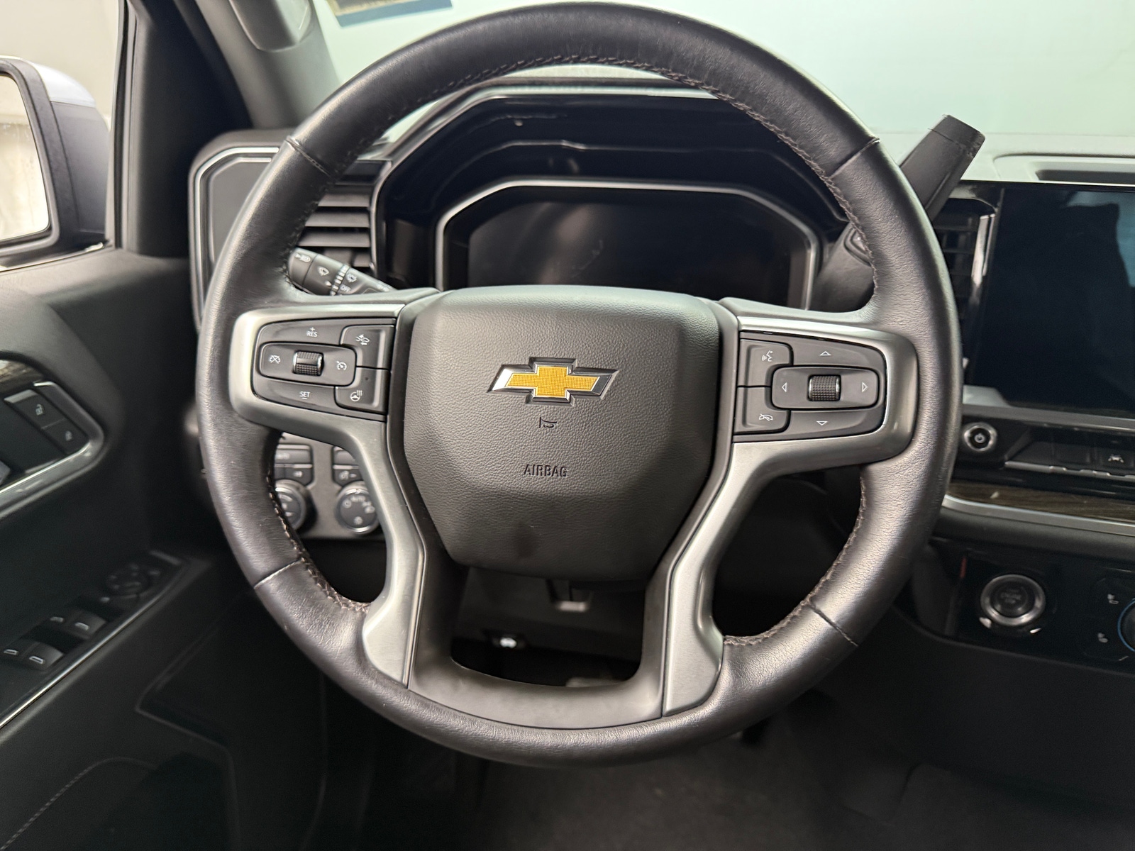 Thumbnail: 2022 Chevrolet Silverado 1500 - 5