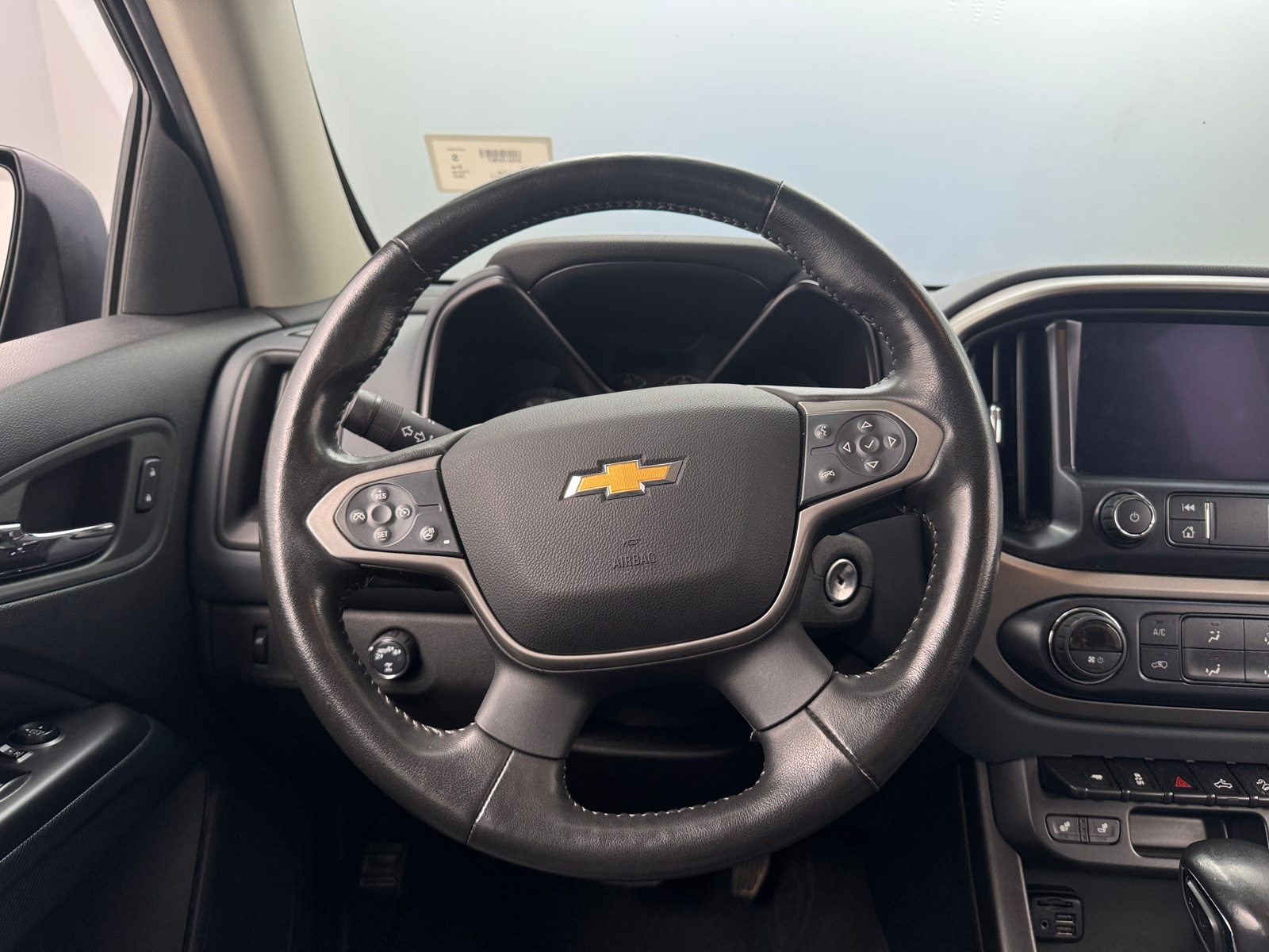 Thumbnail: 2022 Chevrolet Colorado - 4