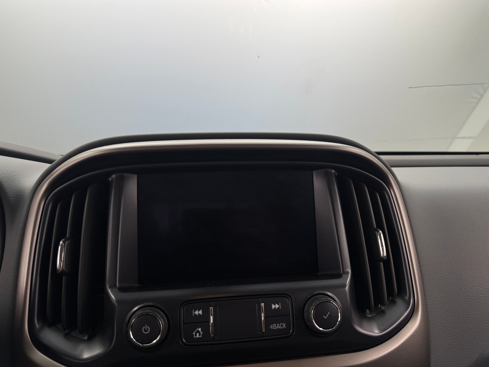 Thumbnail: 2022 Chevrolet Colorado - 3