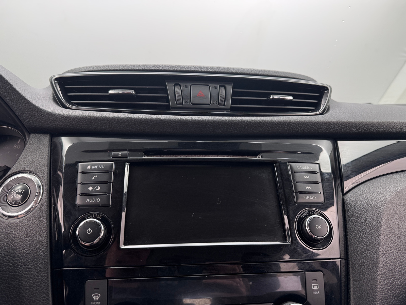 Thumbnail: 2019 Nissan Rogue Sport - 4