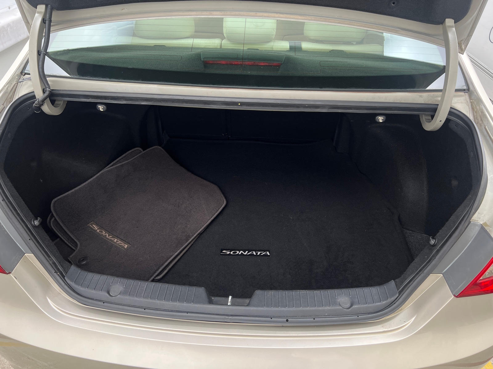Thumbnail: 2011 Hyundai Sonata - 7