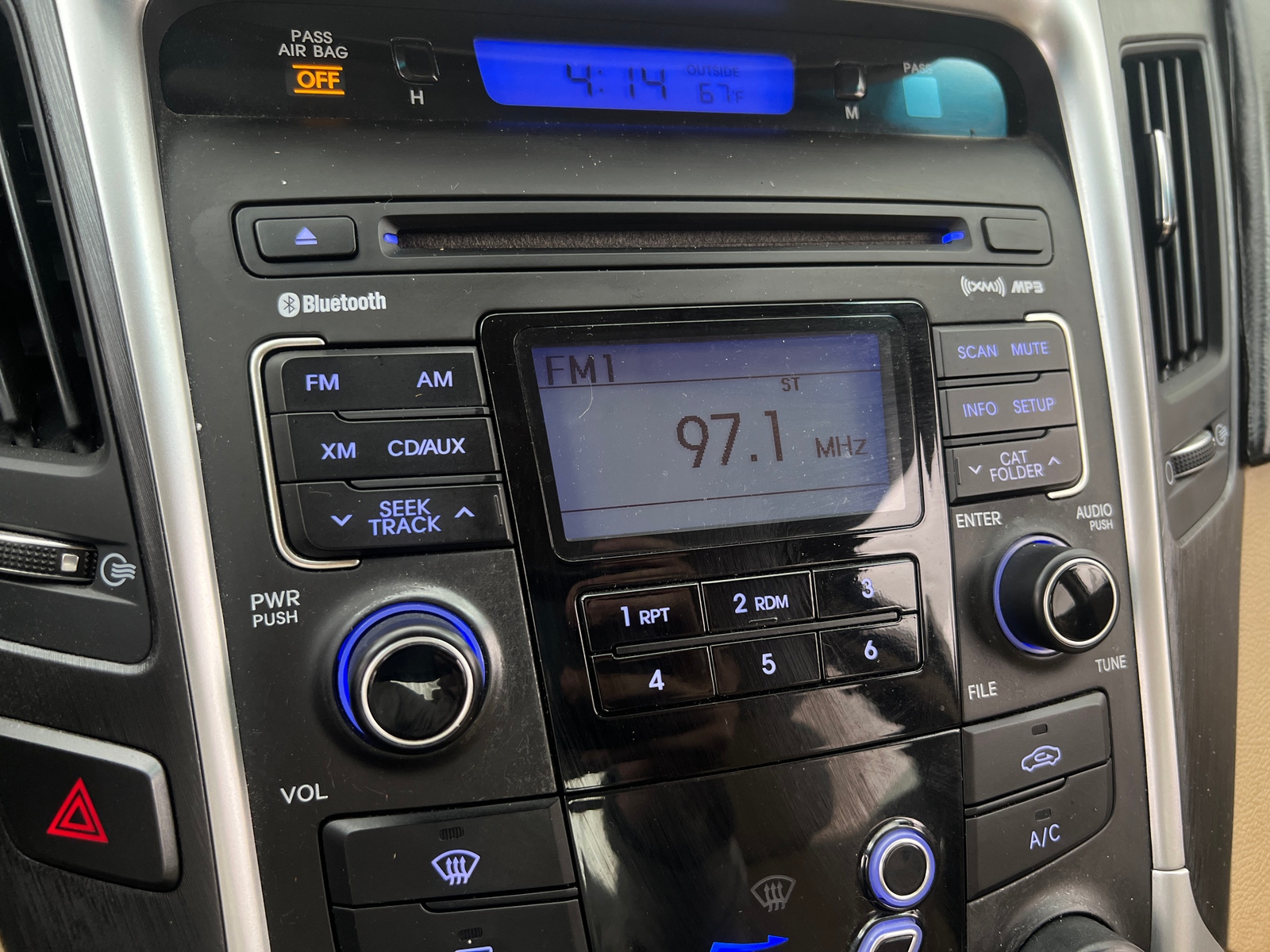 Thumbnail: 2011 Hyundai Sonata - 4