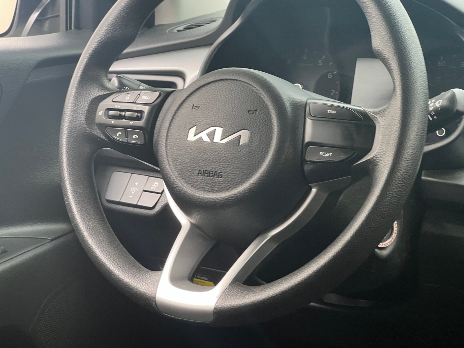 Thumbnail: 2023 Kia Rio - 5