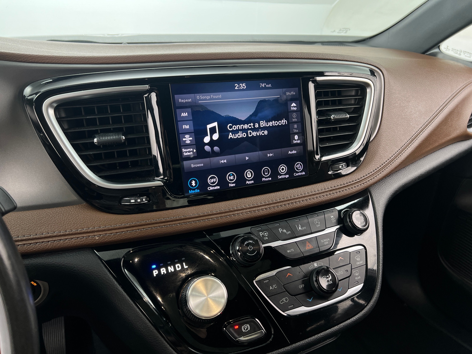 Thumbnail: 2020 Chrysler Pacifica - 3