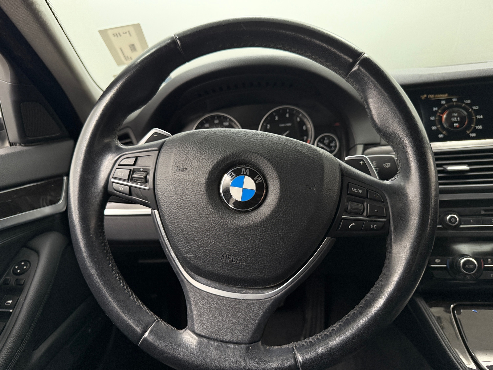 Thumbnail: 2016 BMW 5 Series - 4