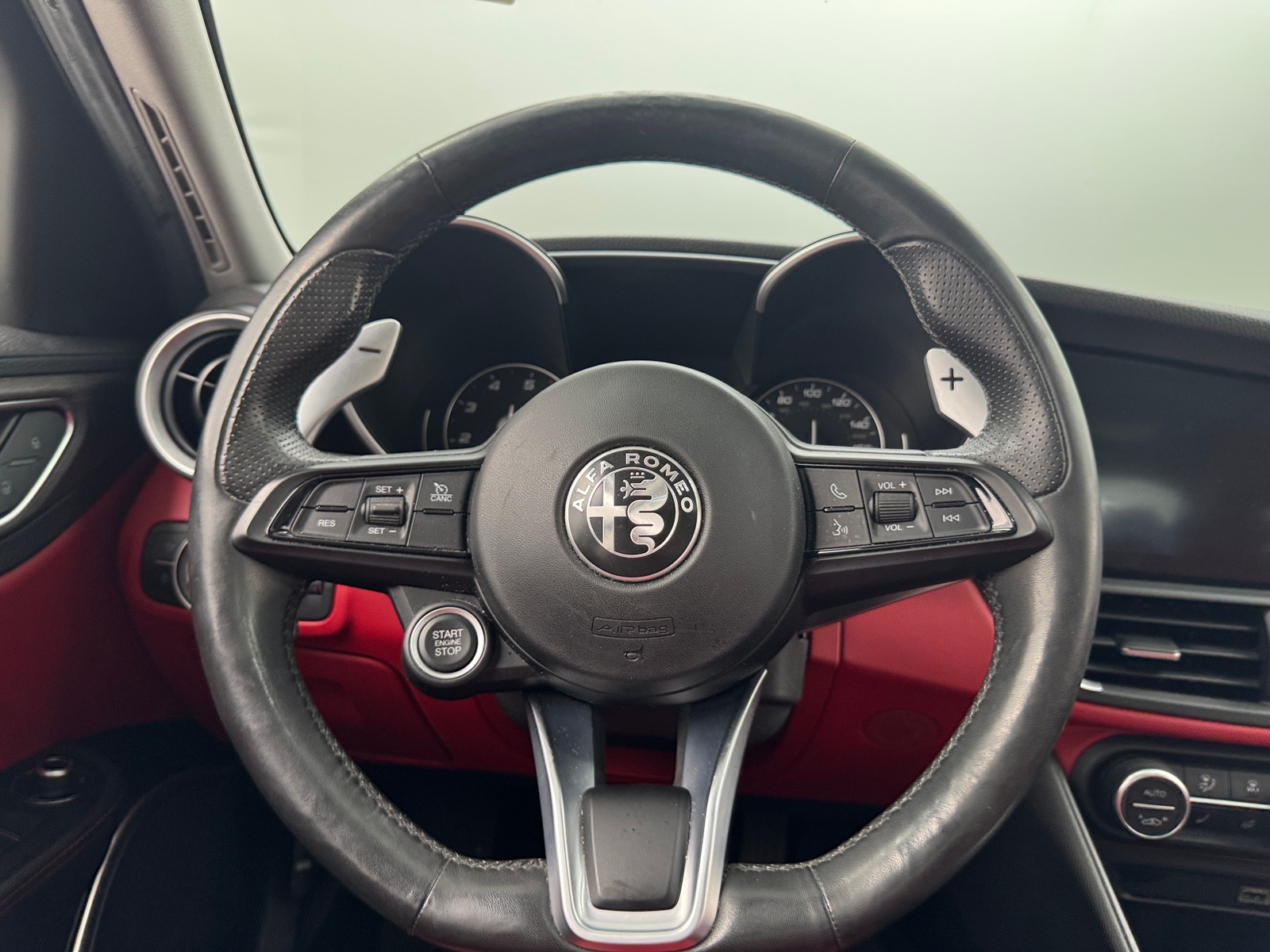 Thumbnail: 2020 Alfa Romeo Giulia - 4