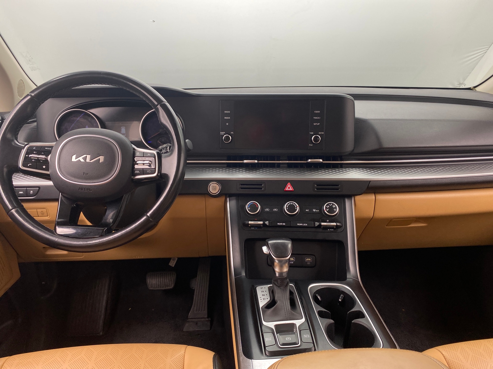 Thumbnail: 2023 Kia Carnival - 2