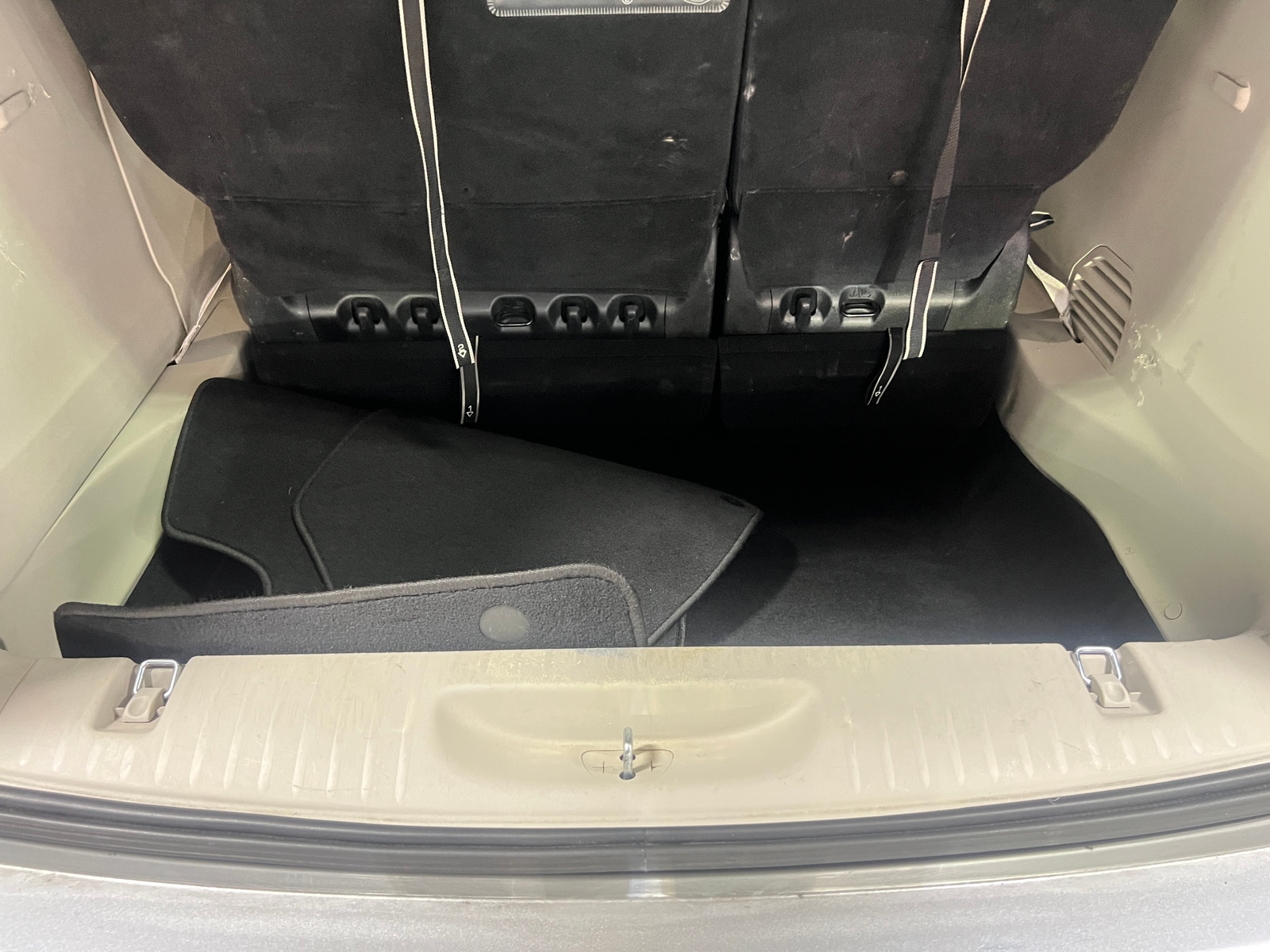 Thumbnail: 2021 Chrysler Voyager - 6