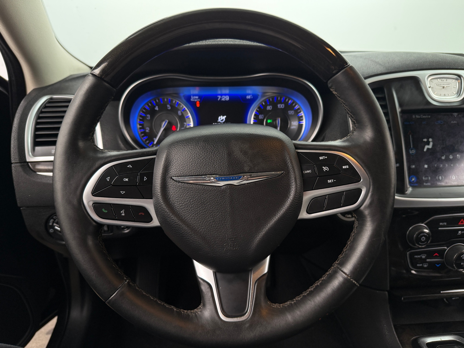 Thumbnail: 2019 Chrysler 300 - 4