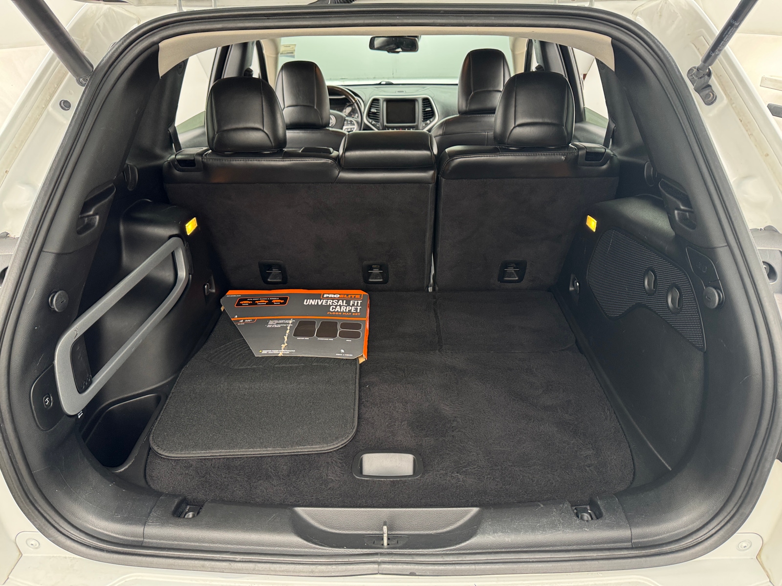 Thumbnail: 2016 Jeep Cherokee - 6
