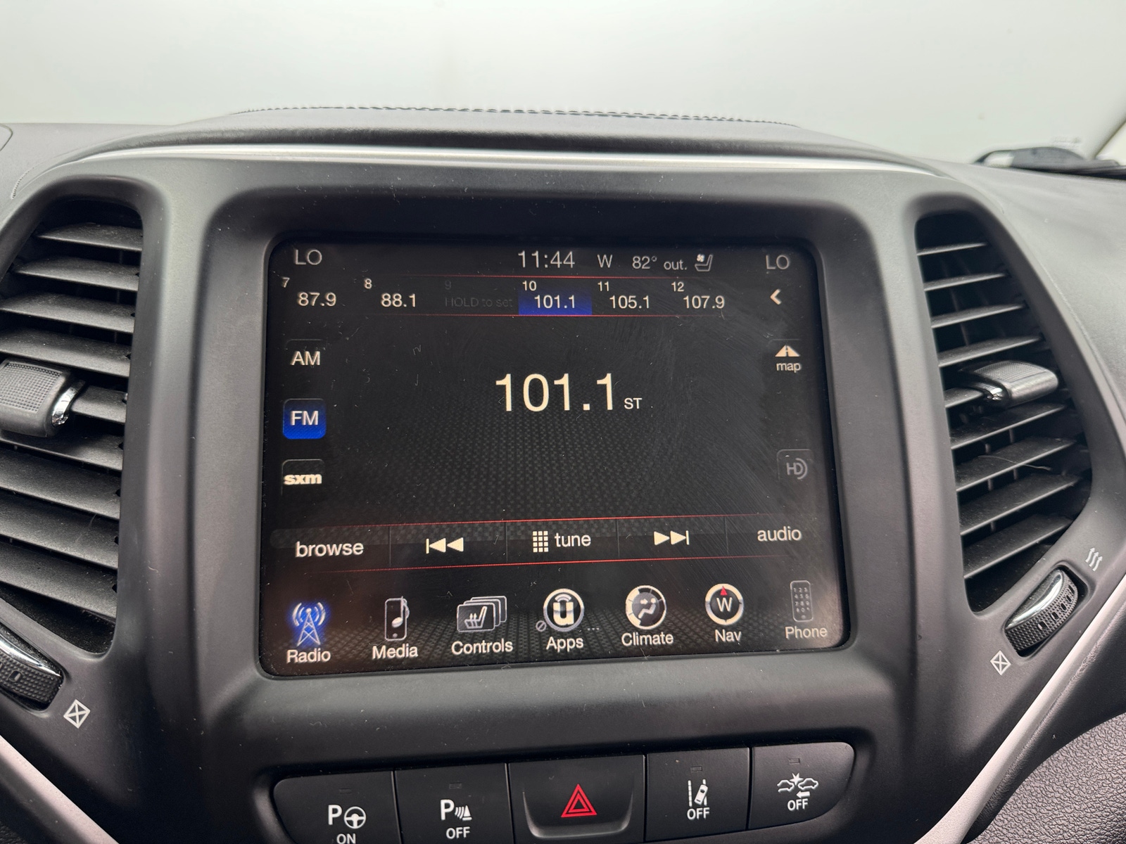 Thumbnail: 2016 Jeep Cherokee - 3