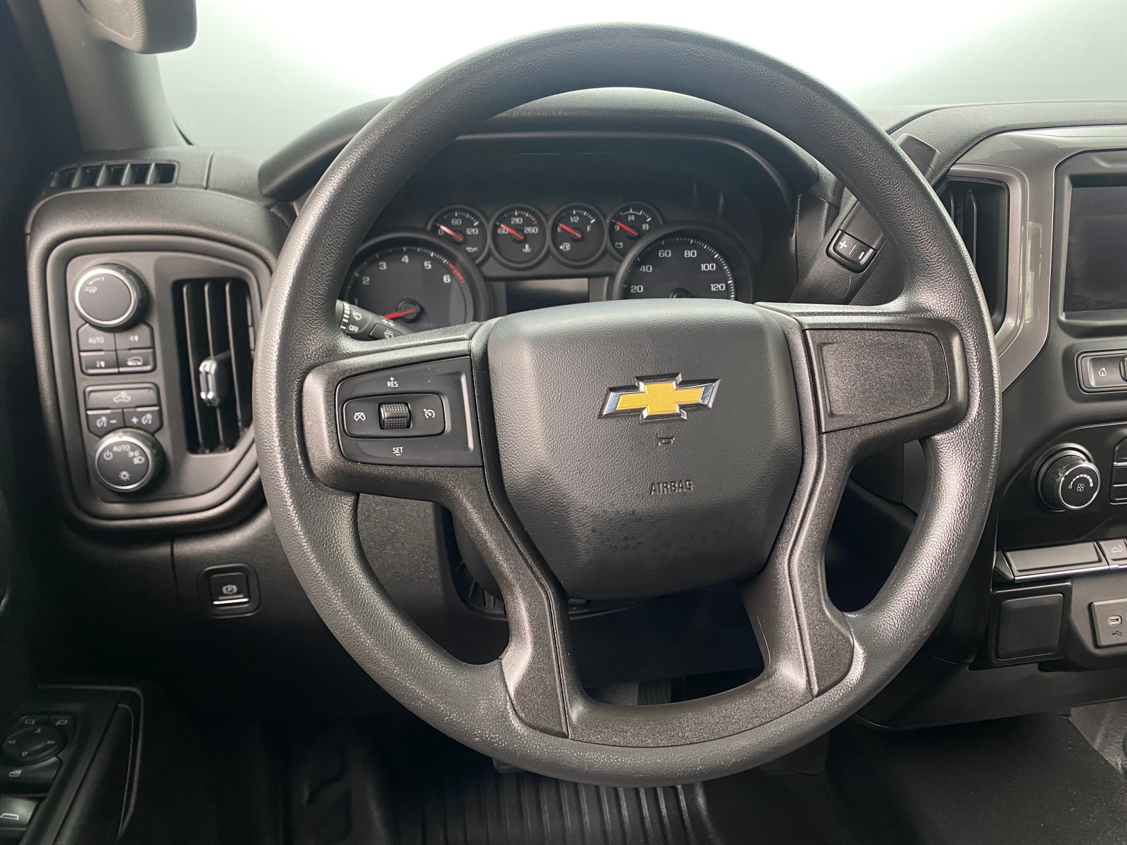 Thumbnail: 2021 Chevrolet Silverado 1500 - 4
