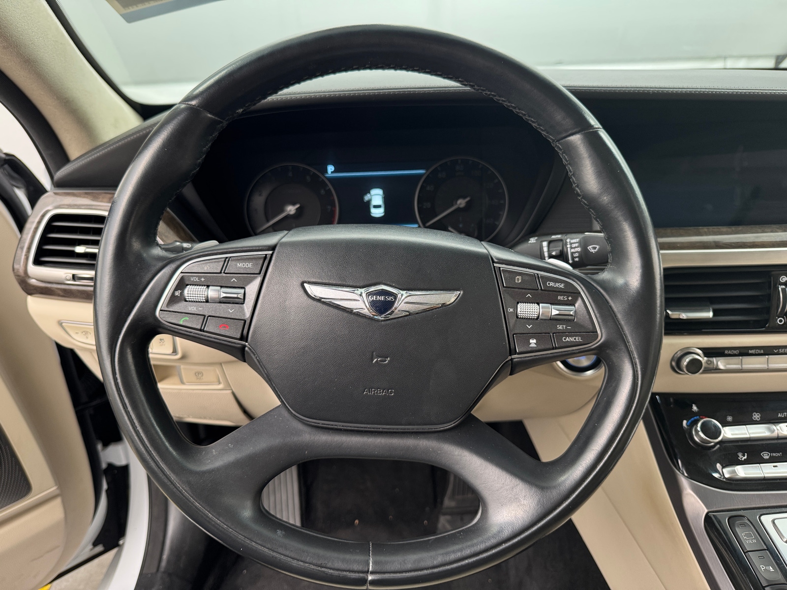 Thumbnail: 2017 Genesis G90 - 4