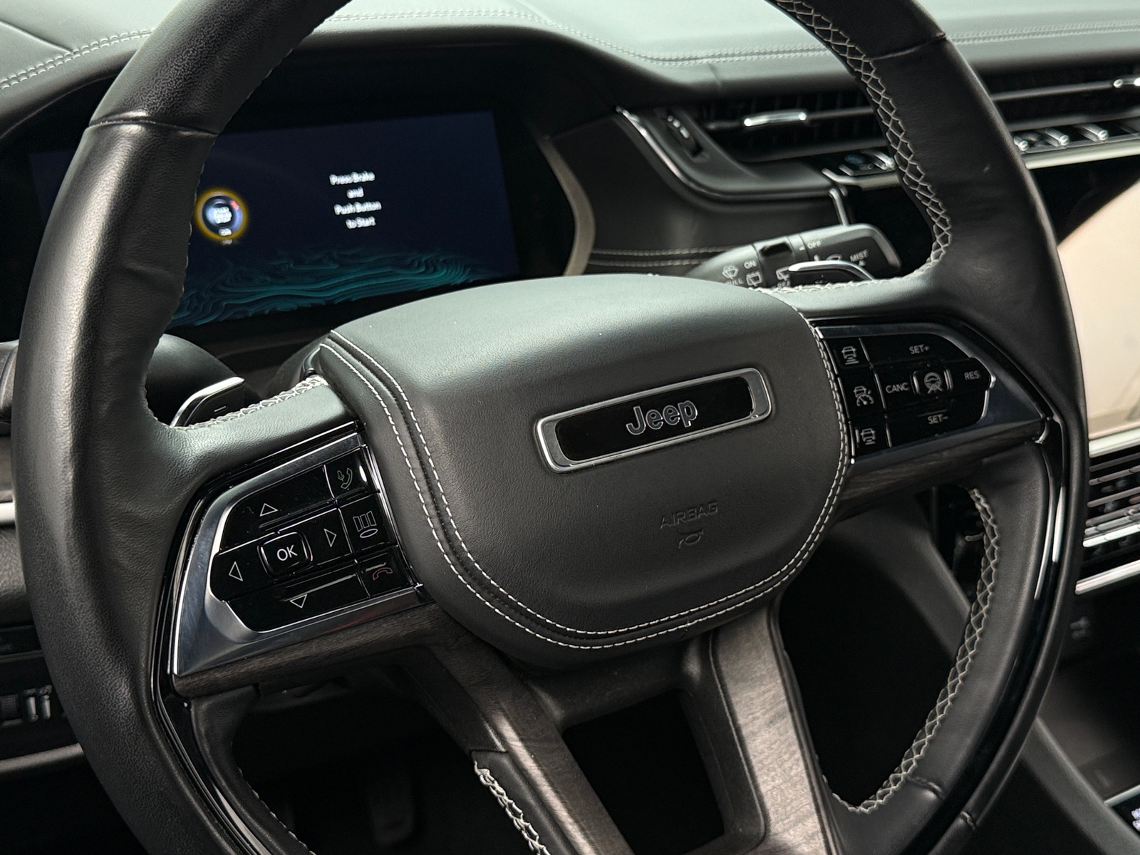 Thumbnail: 2022 Jeep Grand Cherokee - 4