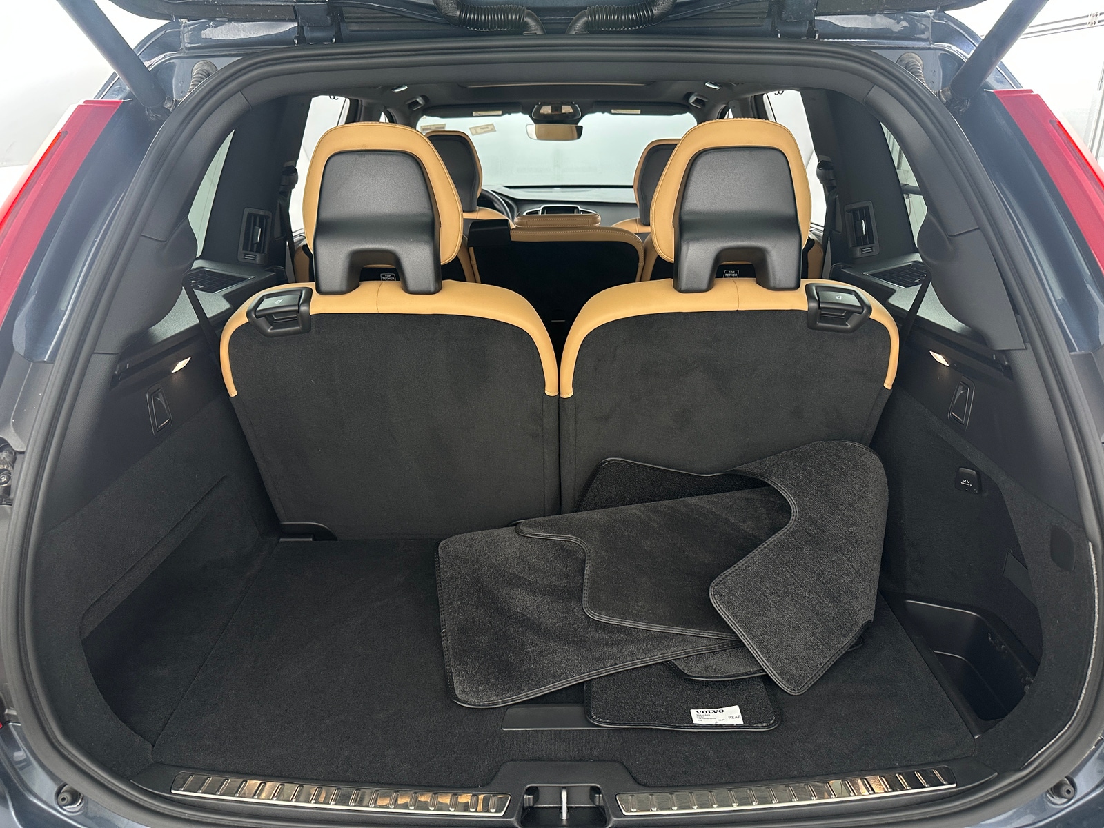 Thumbnail: 2025 Volvo XC90 - 6