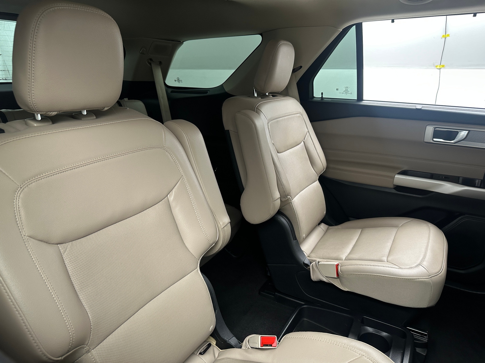 Thumbnail: 2021 Ford Explorer - 5