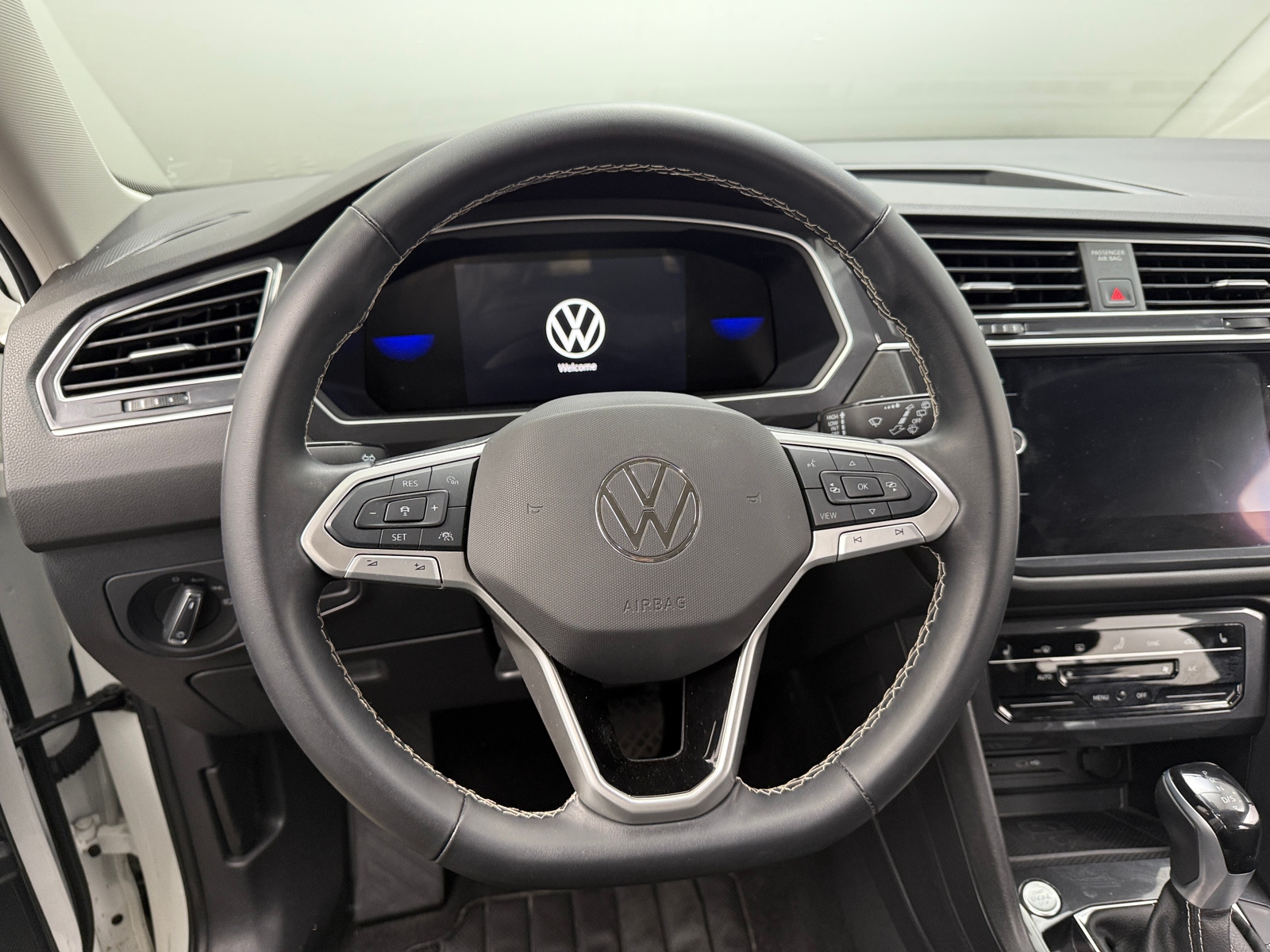 Thumbnail: 2024 Volkswagen Tiguan - 4