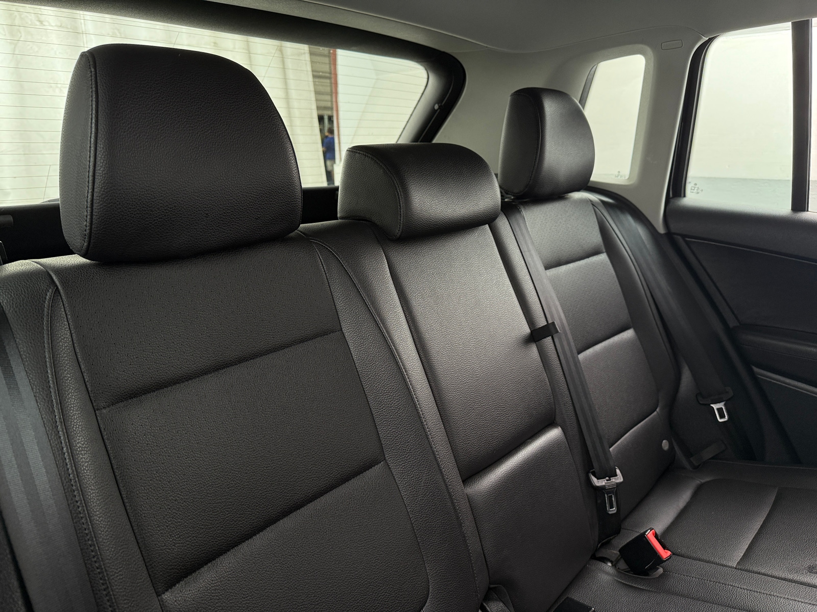 Thumbnail: 2016 Volkswagen Tiguan - 5
