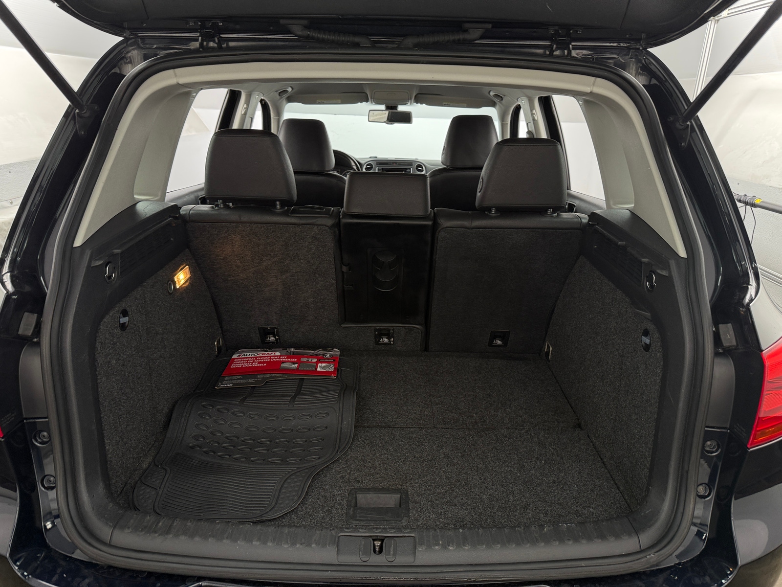 Thumbnail: 2016 Volkswagen Tiguan - 6