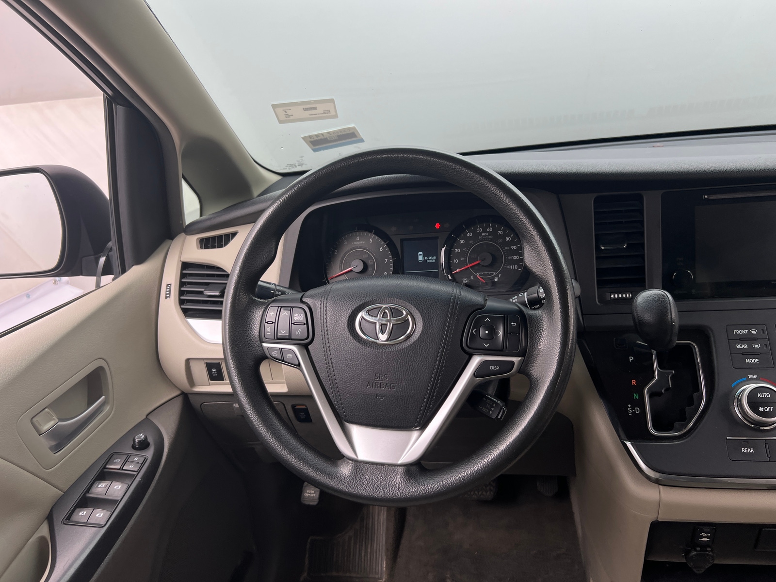 Thumbnail: 2015 Toyota Sienna - 5