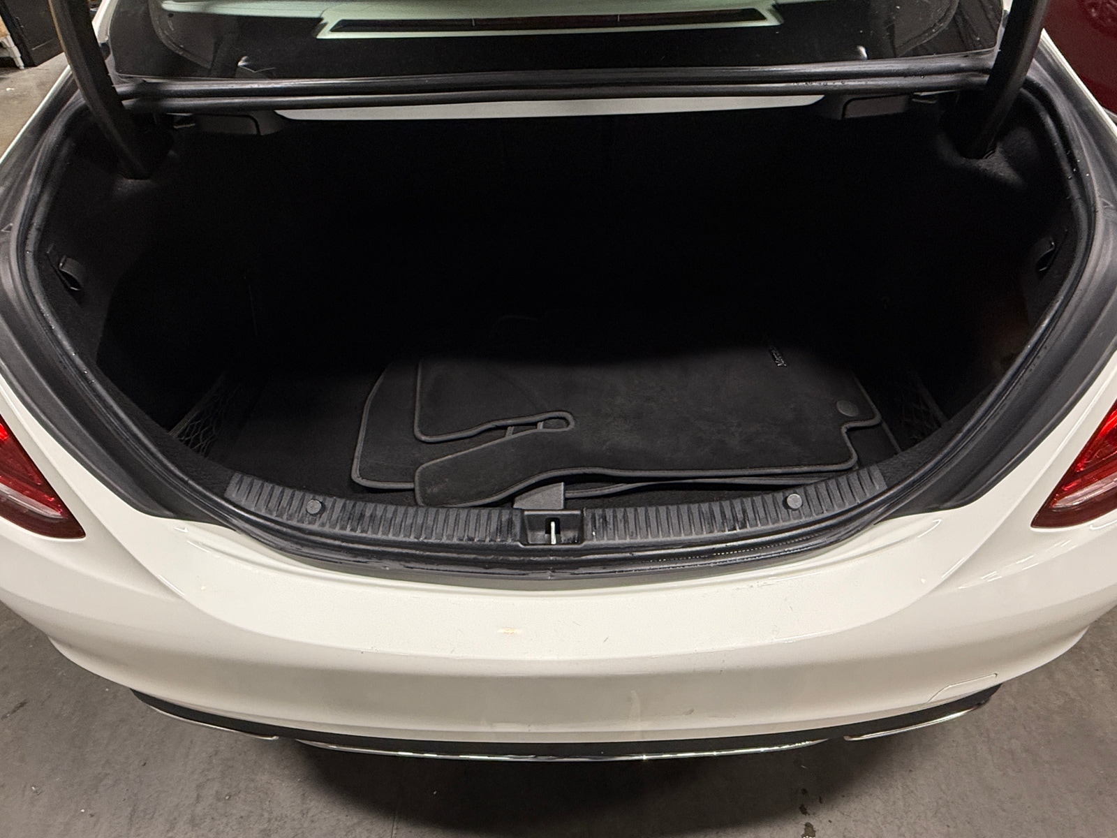 Thumbnail: 2015 Mercedes-Benz C-Class - 6
