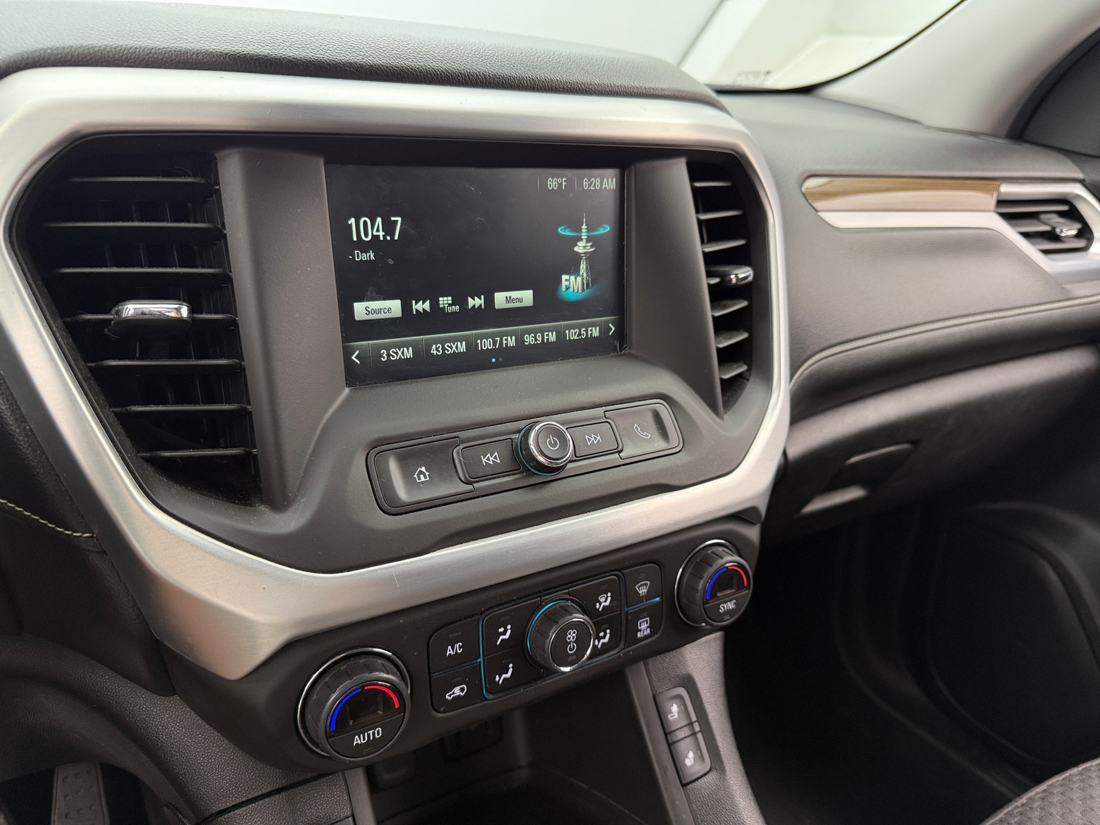 Thumbnail: 2017 GMC Acadia - 4
