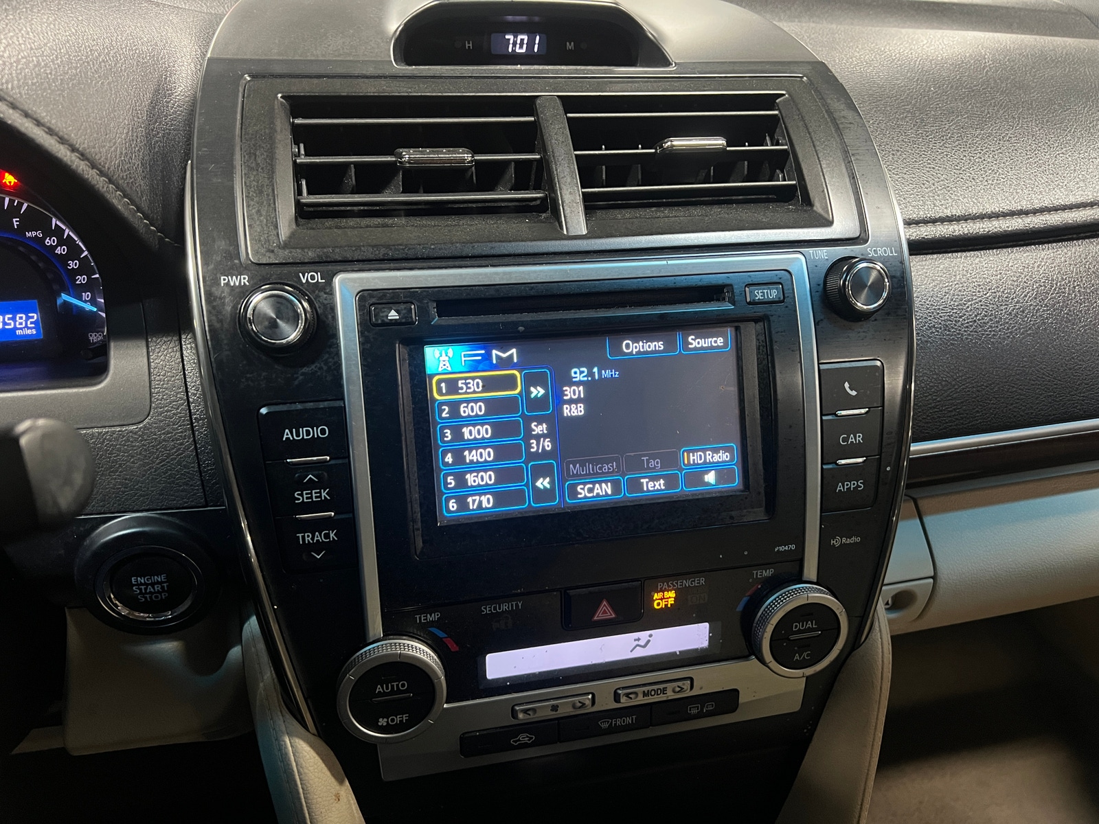 Thumbnail: 2014 Toyota Camry - 4