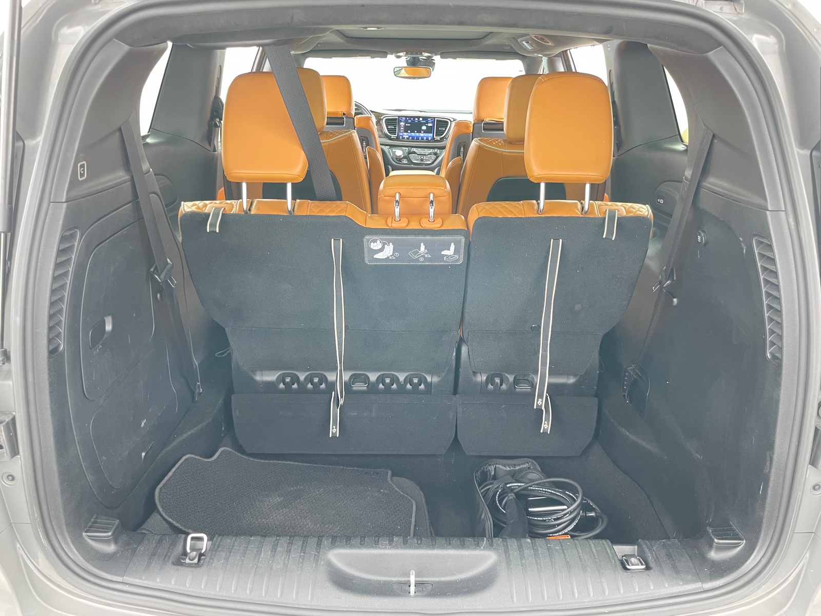 Thumbnail: 2021 Chrysler Pacifica - 6