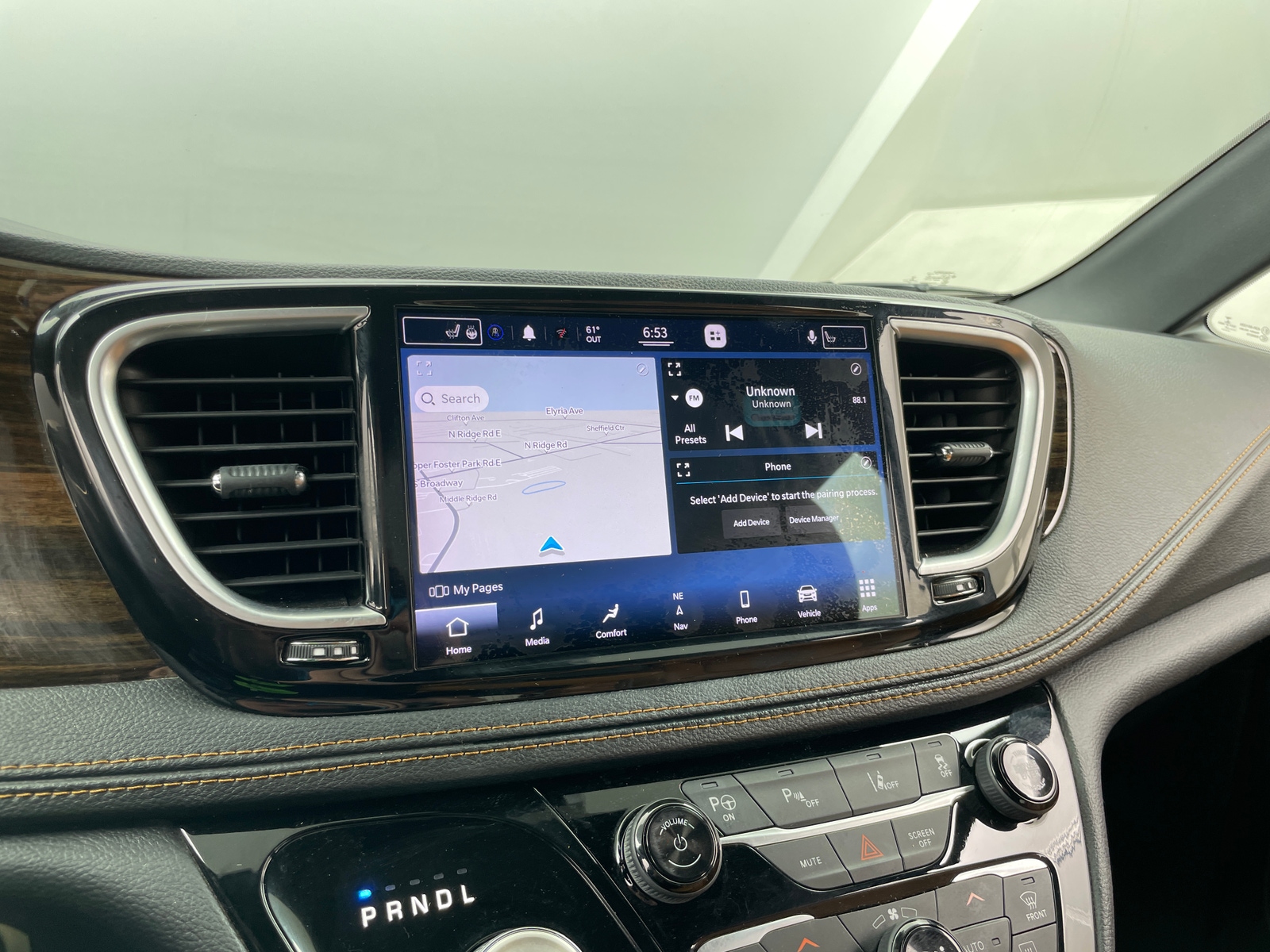 Thumbnail: 2021 Chrysler Pacifica - 3