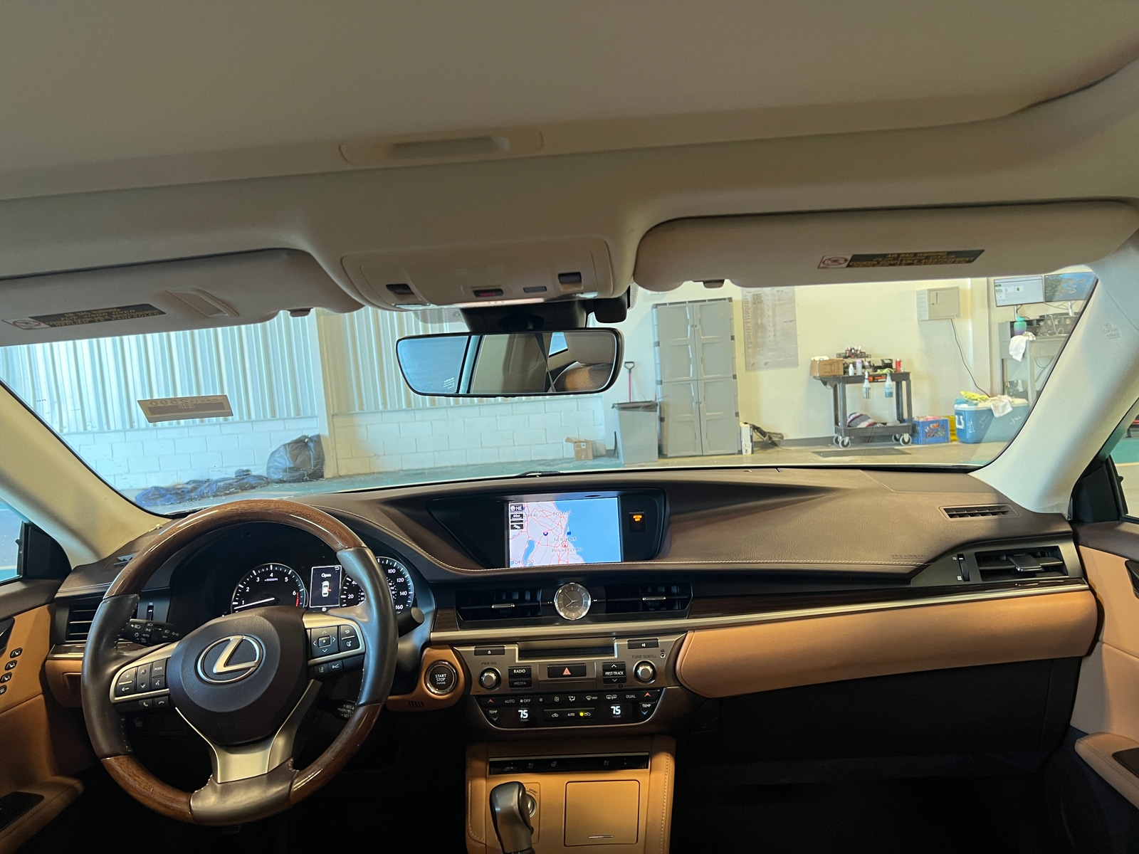Thumbnail: 2018 Lexus ES - 2