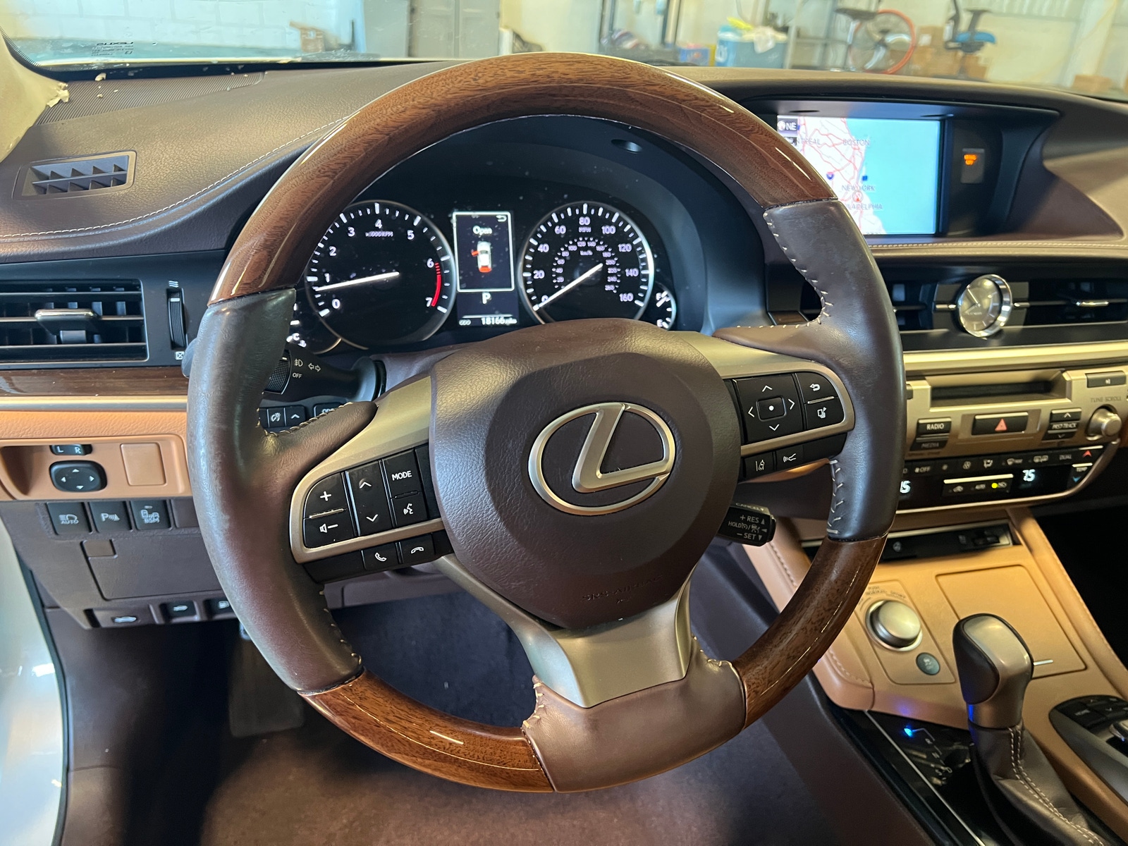 Thumbnail: 2018 Lexus ES - 4