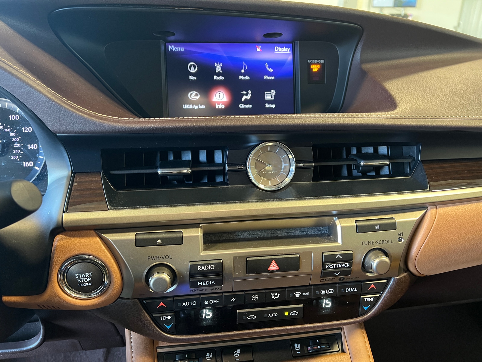 Thumbnail: 2018 Lexus ES - 3