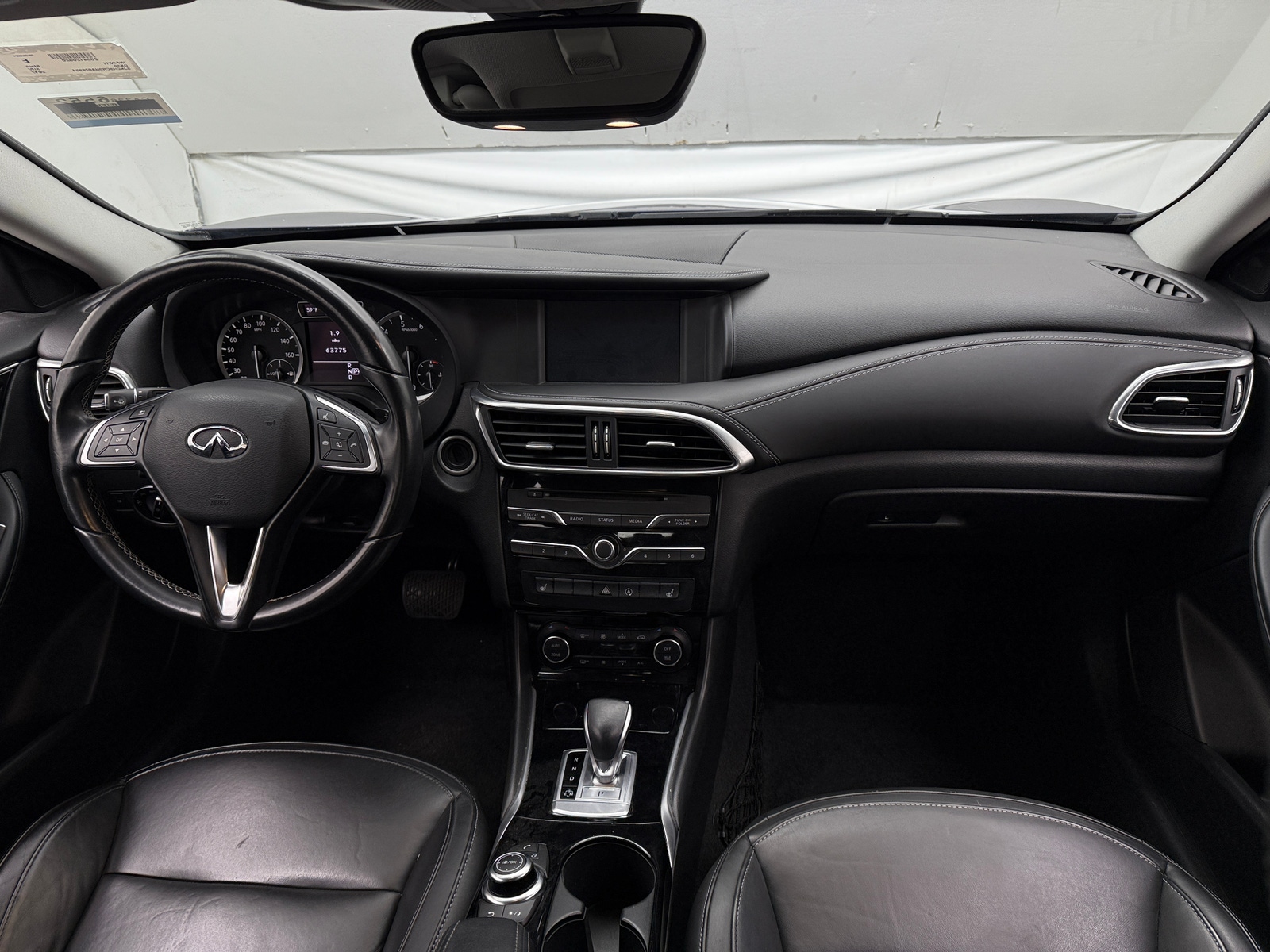 Thumbnail: 2017 INFINITI QX30 - 2